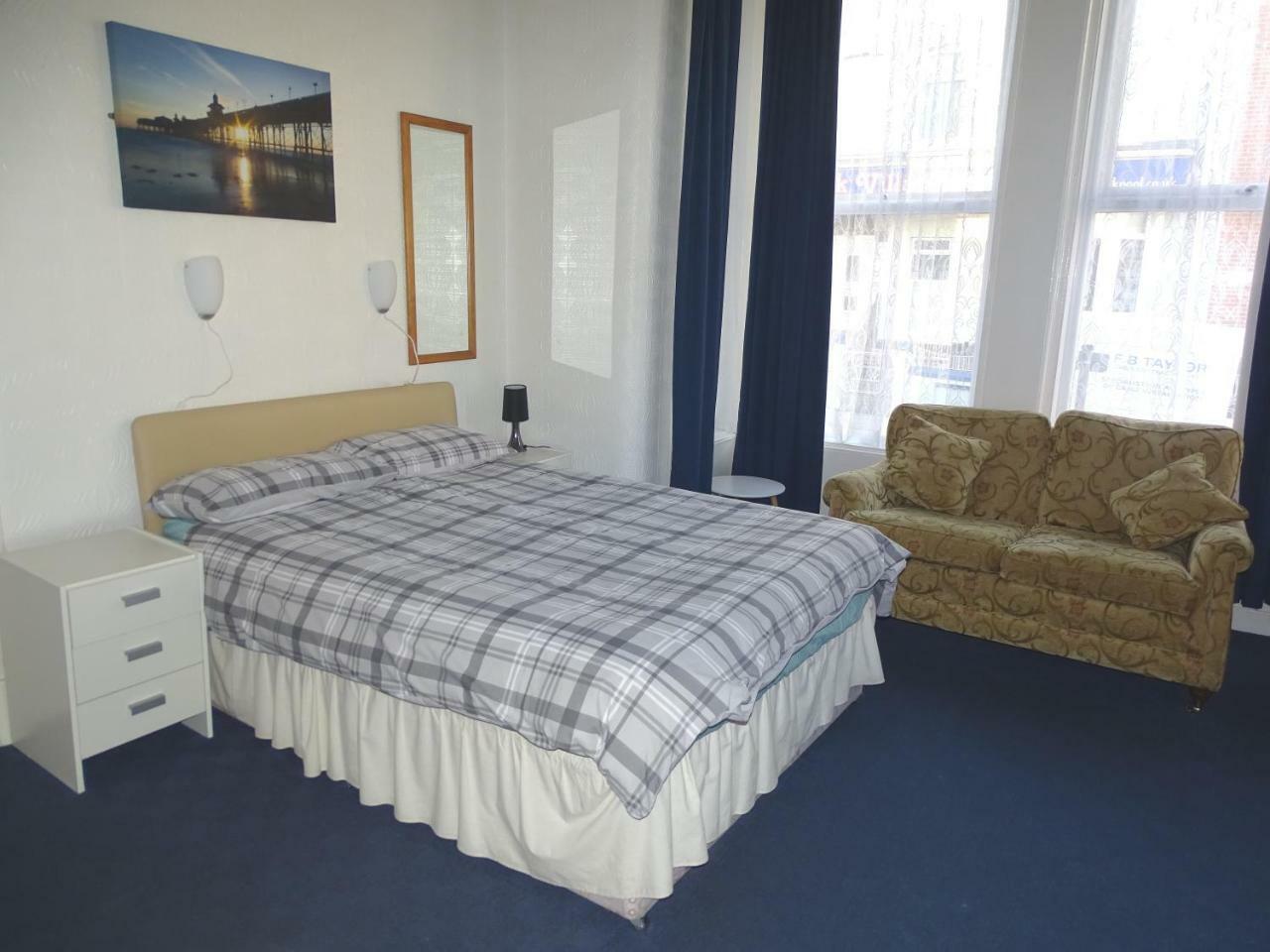 Beeton Villas Holiday Apartments Blackpool Exterior photo